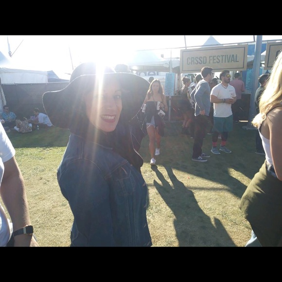 Welcome fashionistas! 💋💃 - Picture 7 of 7